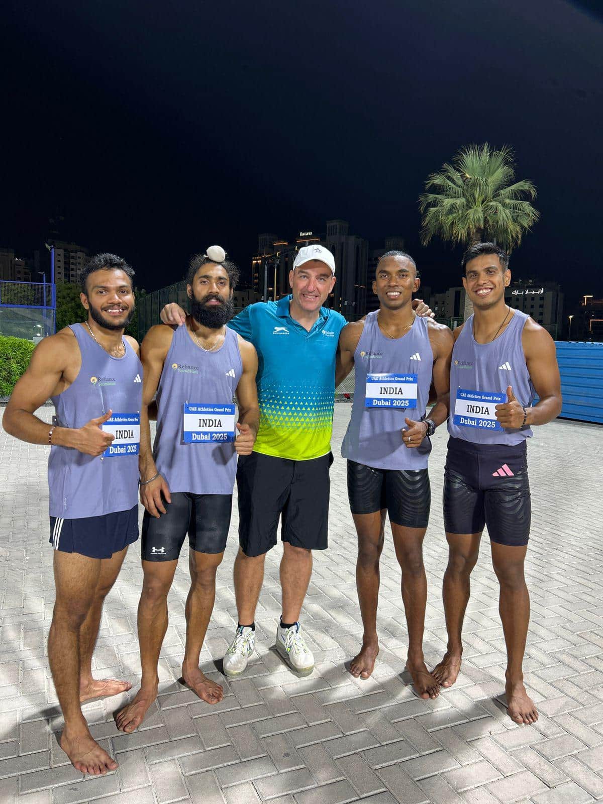 India 4x100